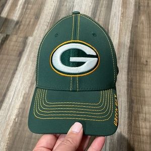 Green Bay Packers Hat S/M Fitted Cap Embroidered NFL Licensed Reebok On Field